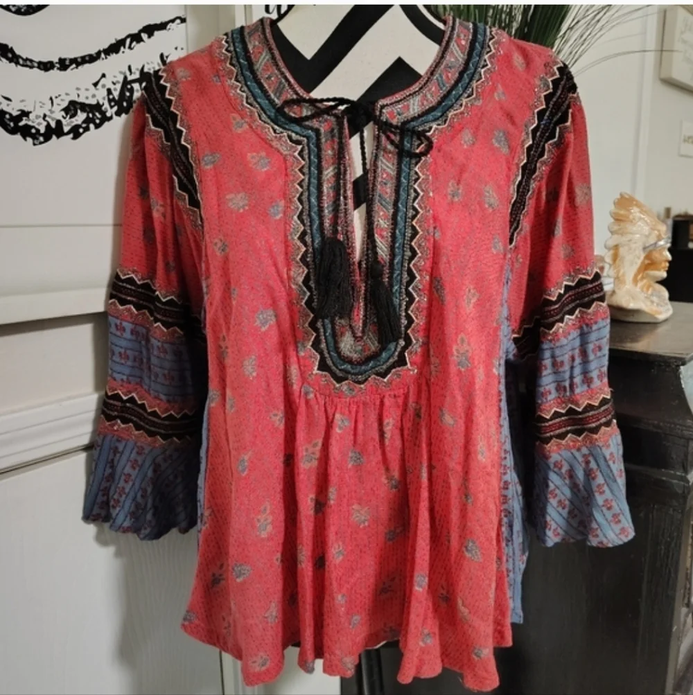 Boho V-Neck Tassel Peasant Top in Coral Mix - Picture 4 of 13